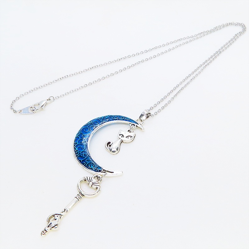 アンティークシルバー ブルームーン マリンブルーの三日月に猫と鍵を吊り下げたネックレス 長さ調整可