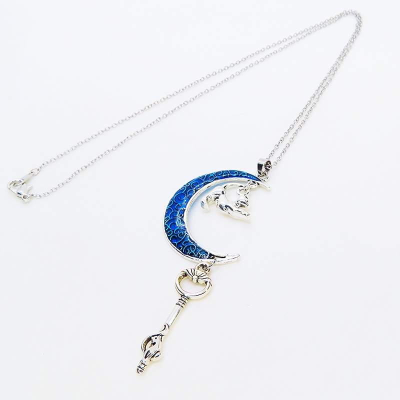 アンティークシルバー ブルームーン マリンブルーの三日月に伸び猫と鍵を吊り下げたネックレス 長さ調整可