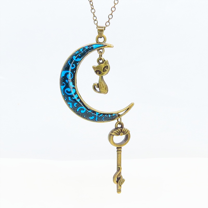 アンティークゴールド ブルームーン マリンブルーの三日月に猫と鍵を吊り下げたネックレス 長さ調整可