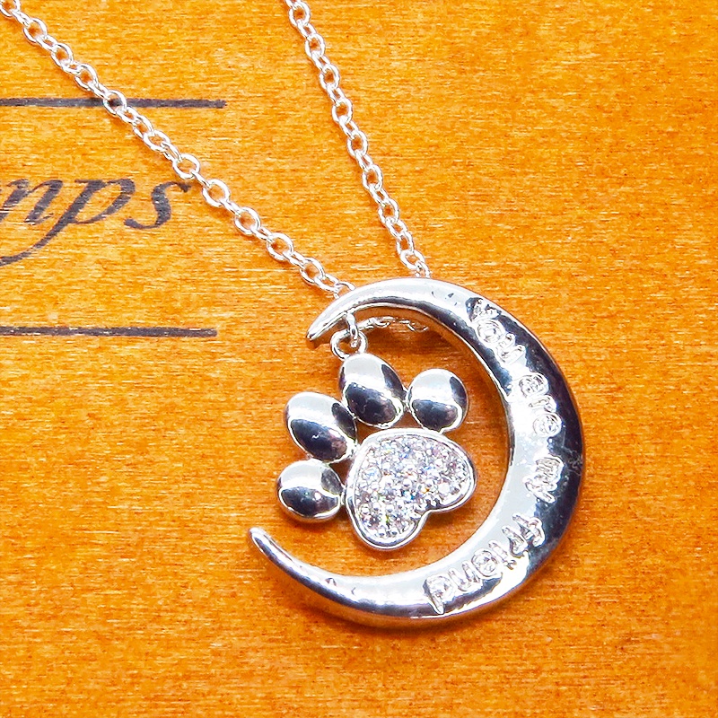 【再販】シルバー925 三日月に肉球を吊り下げた大人可愛いペンダント・ネックレス AAAキュービックジルコニア 猫 犬