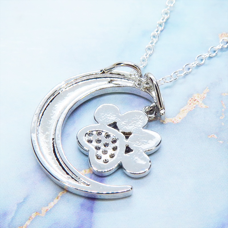 【再販】シルバー925 三日月に肉球を吊り下げた大人可愛いペンダント・ネックレス AAAキュービックジルコニア 猫 犬