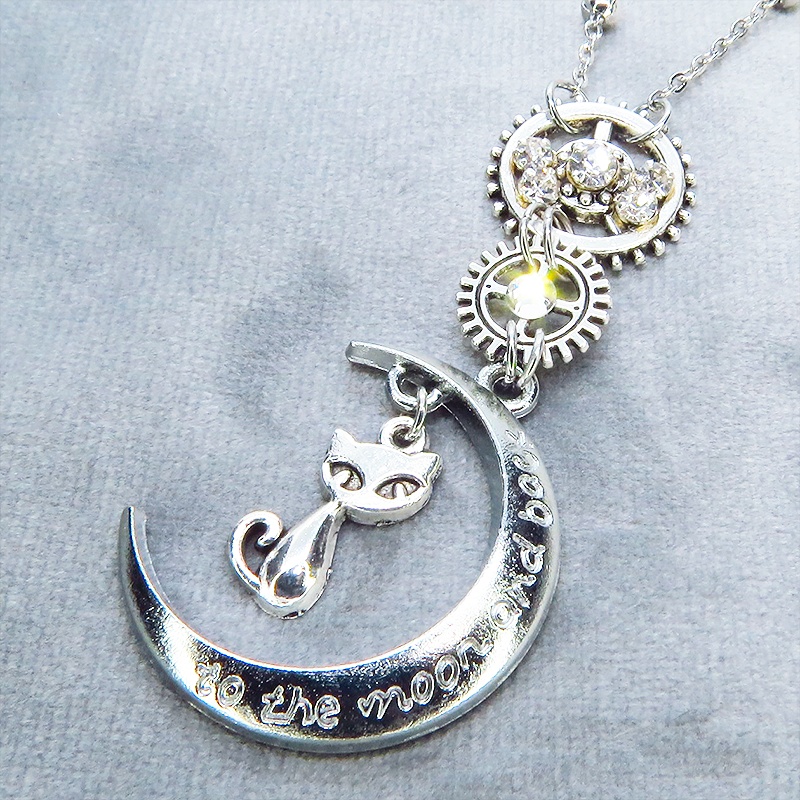 アンティークシルバー スチームパンク風の猫と三日月と歯車のペンダントネックレス ラインストーン 長さ調整可