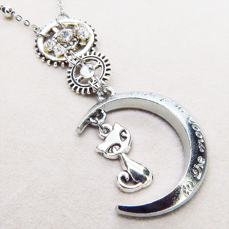 アンティークシルバー スチームパンク風の猫と三日月と歯車のペンダントネックレス ラインストーン 長さ調整可