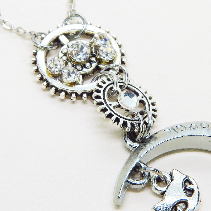アンティークシルバー スチームパンク風の猫と三日月と歯車のペンダントネックレス ラインストーン 長さ調整可