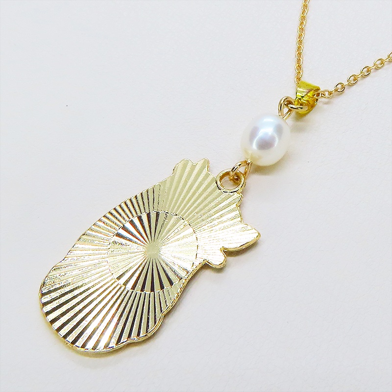 マットゴールド 抱擁にゃんこ 白猫と黒猫が抱き合ってる可愛いペンダントネックレス 淡水パール 長さ調整可