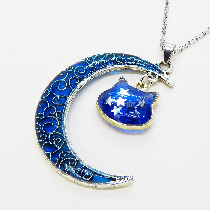 アンティークシルバー ブルームーン マリンブルーの三日月に猫フェイスチャームのネックレス 長さ調整可