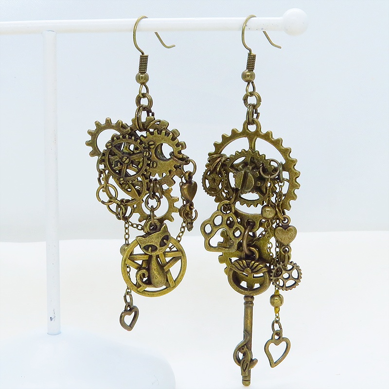 アンティークゴールド 猫と歯車と鍵の本格的多層多重アシンメトリーなスチームパンクチェーンピアス