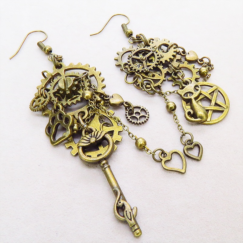 アンティークゴールド 猫と歯車と鍵の本格的多層多重アシンメトリーなスチームパンクチェーンピアス