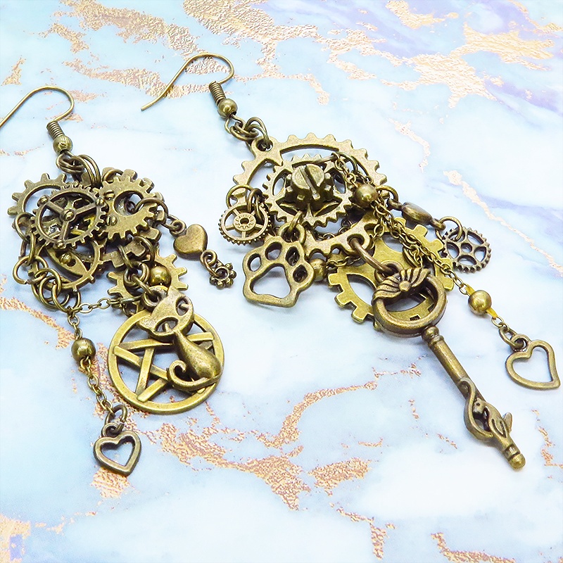 アンティークゴールド 猫と歯車と鍵の本格的多層多重アシンメトリーなスチームパンクチェーンピアス