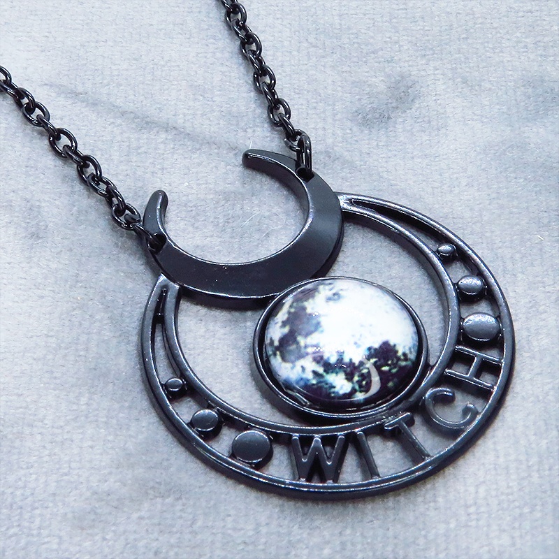 ゴシック調ブラックカラー トリプルムーンのモノトーンウィッチペンダントネックレス ロング パンク ロック