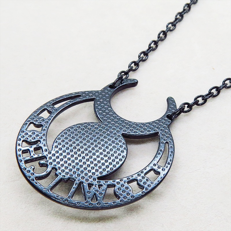 ゴシック調ブラックカラー トリプルムーンのモノトーンウィッチペンダントネックレス ロング パンク ロック