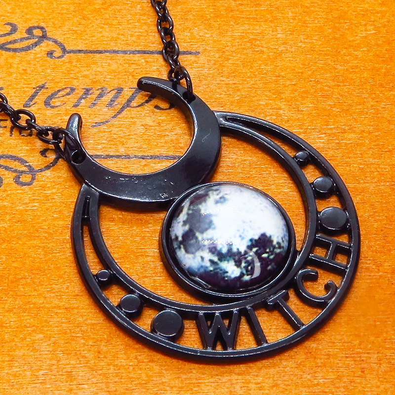 ゴシック調ブラックカラー トリプルムーンのモノトーンウィッチペンダントネックレス ロング パンク ロック