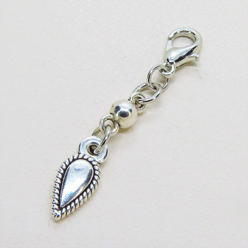 マスク・スマホチャーム アンティークシルバー リーフとメタルビーズのチャーム 金具変更可 ジャックピン追加可
