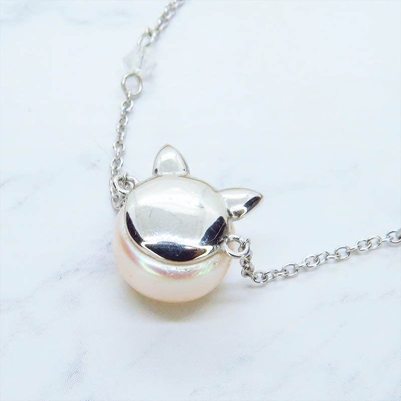 シルバー925 猫耳パールブレスレット 淡水パール(コーラルピンク)とスワロフスキーのブレスレット