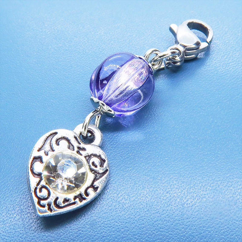マスク・スマホチャーム アンティークシルバー アラベスク調ハートとバイオレットビーズのチャーム 金具変更可