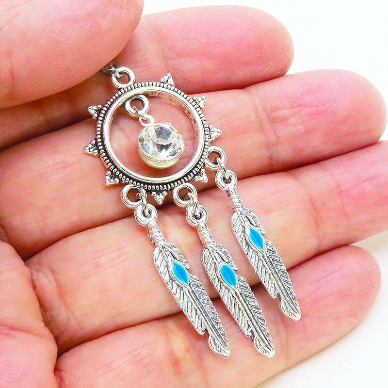 シルバーカラー メタルタッセル風フェザーとラインストーンのペンダントネックレス 長さ調整可