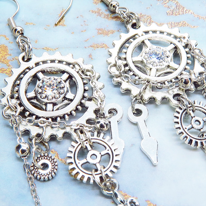 アンティークシルバー ロザリオと歯車の本格的スチームパンクピアス スワロフスキー・クリスタル チェーン サージカル可