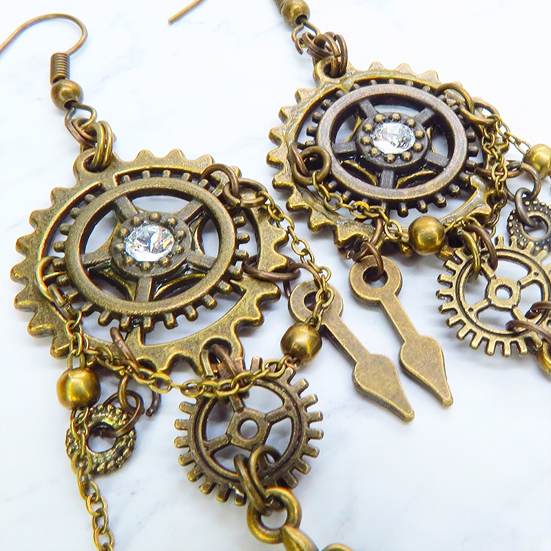 アンティークゴールド ロザリオと歯車の本格的スチームパンクピアス スワロフスキー・クリスタル チェーン