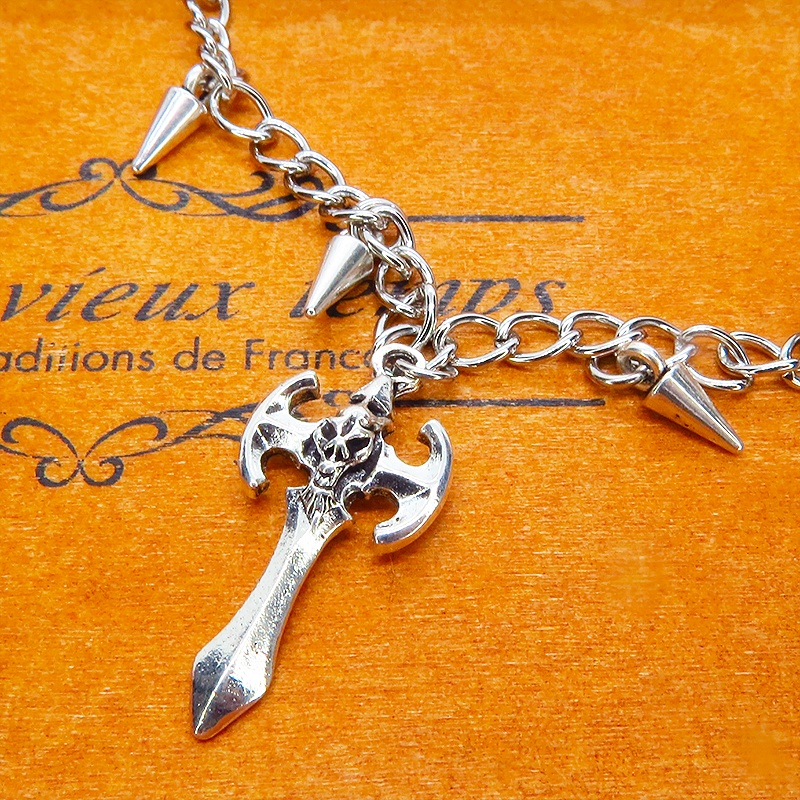 シルバーカラー ゴシック調ソード(剣)チャームのブレスレット スパイク付 パンク ロック