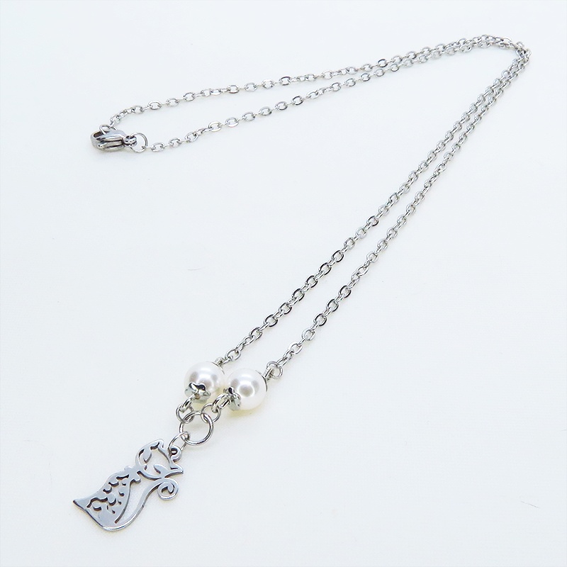 ステンレス 猫シルエットチャームとスワロフスキー・パール(クリスタルホワイト)のネックレス 長さ調整可