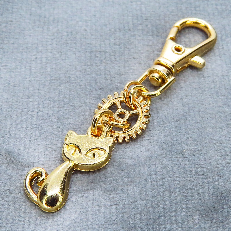 マットゴールド 猫と歯車のシンプルで可愛いファスナーチャーム キーホルダー バッグチャーム 金具変更可