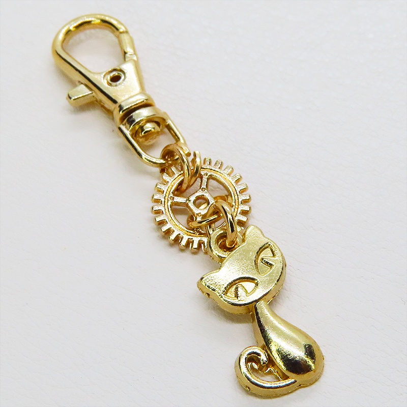 マットゴールド 猫と歯車のシンプルで可愛いファスナーチャーム キーホルダー バッグチャーム 金具変更可
