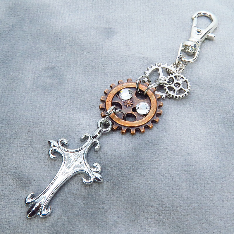 アンティークシルバー ロザリオと複数の歯車を組合せたスチームパンク風キーホルダー 金具変更可