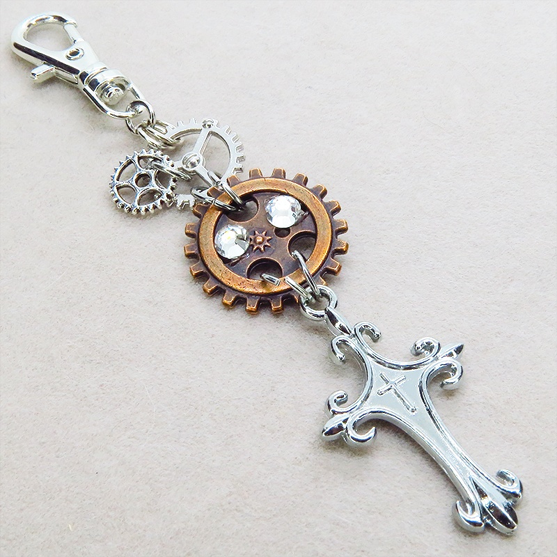 アンティークシルバー ロザリオと複数の歯車を組合せたスチームパンク風キーホルダー 金具変更可