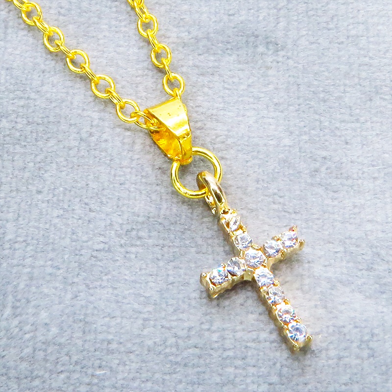 ゴールドカラー ラインストーンを敷き詰めたロザリオのコンパクトなペンダントネックレス 長さ調整可