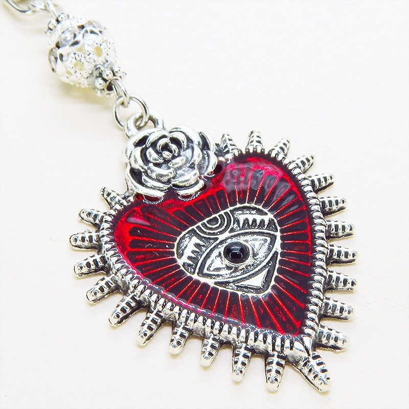 アンティークシルバー ゴシック調クリムゾンレッドのハートモチーフのキーホルダー メタルビーズ 金具変更可