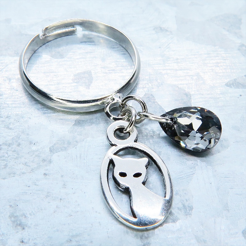 シルバーカラー 猫とスワロフスキーの大人可愛いリング ブラックダイヤモンド フリーサイズ