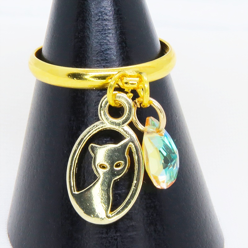 ゴールドカラー 猫とスワロフスキーの大人可愛いリング クリスタルサン フリーサイズ