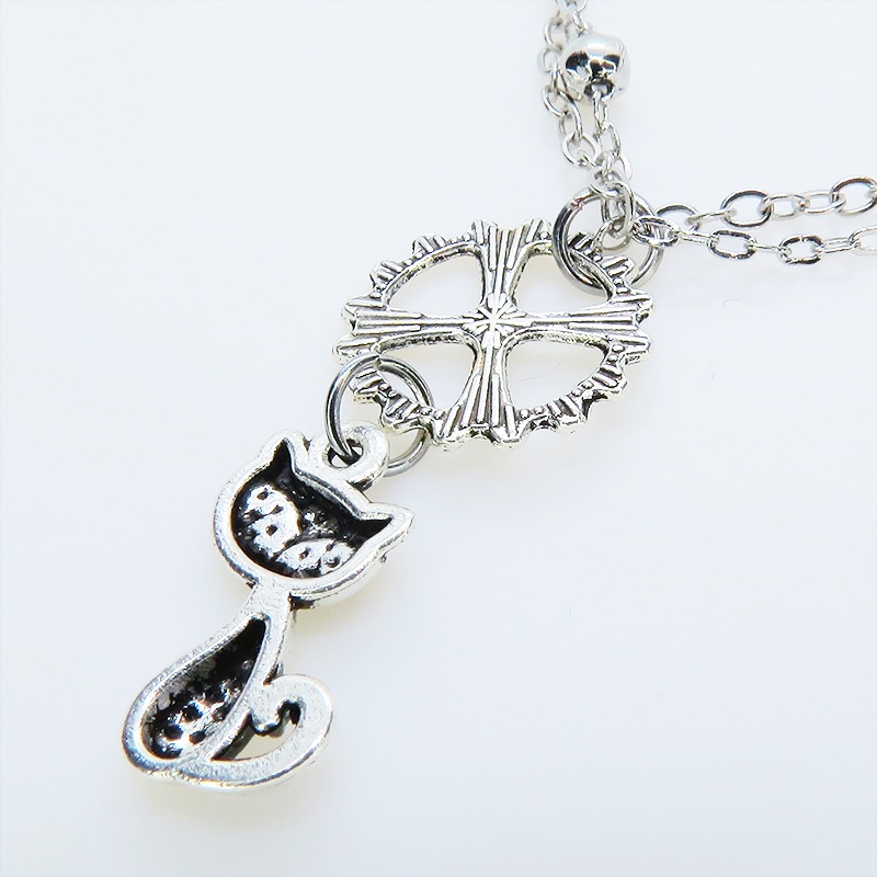 シルバーカラー 猫と歯車モチーフのダブルチェーンブレスレット ビーズ付チェーン アジャスター可