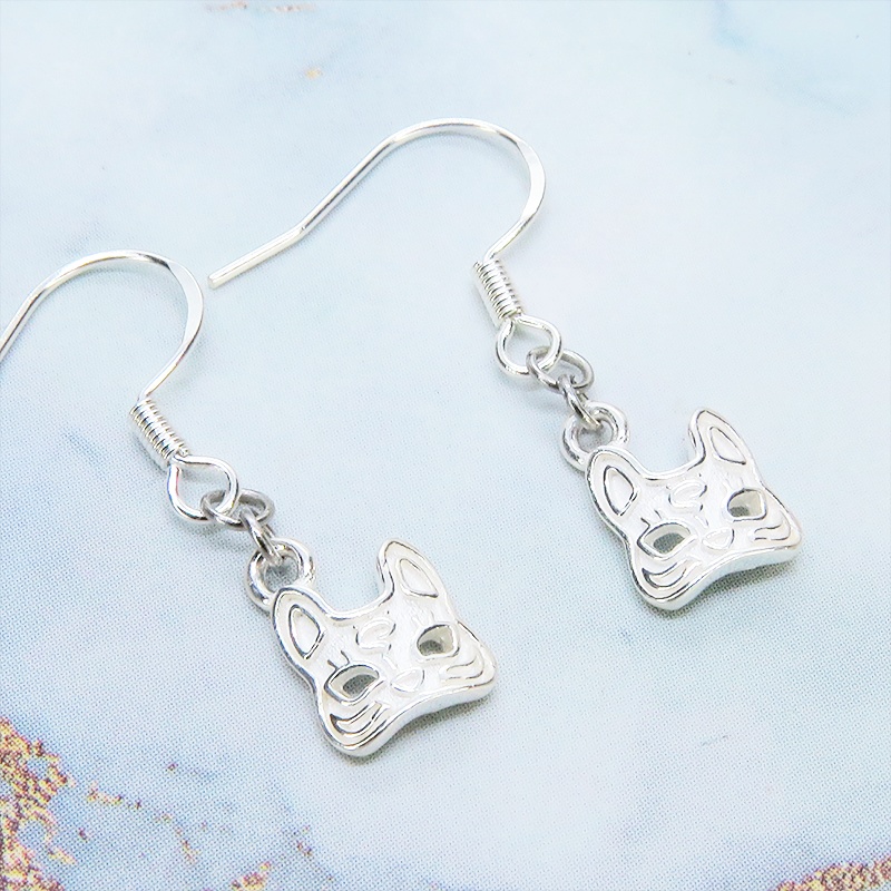 【再販】シルバー925 猫フェイスモチーフのコンパクトな大人可愛いピアス