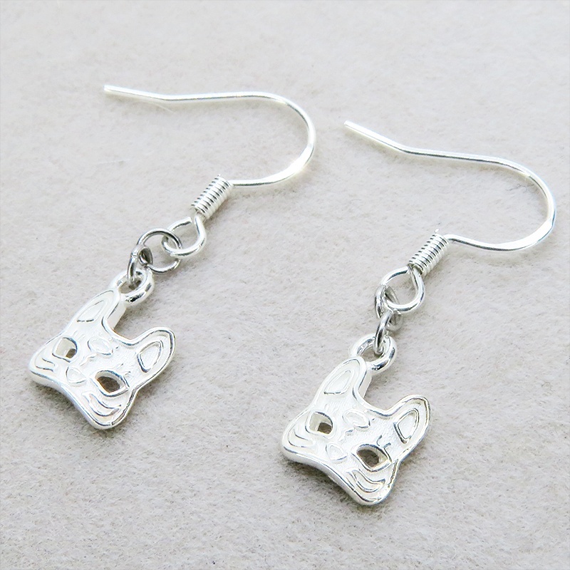 【再販】シルバー925 猫フェイスモチーフのコンパクトな大人可愛いピアス