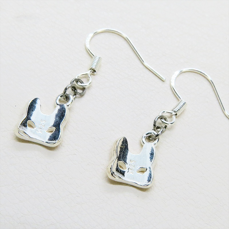 【再販】シルバー925 猫フェイスモチーフのコンパクトな大人可愛いピアス