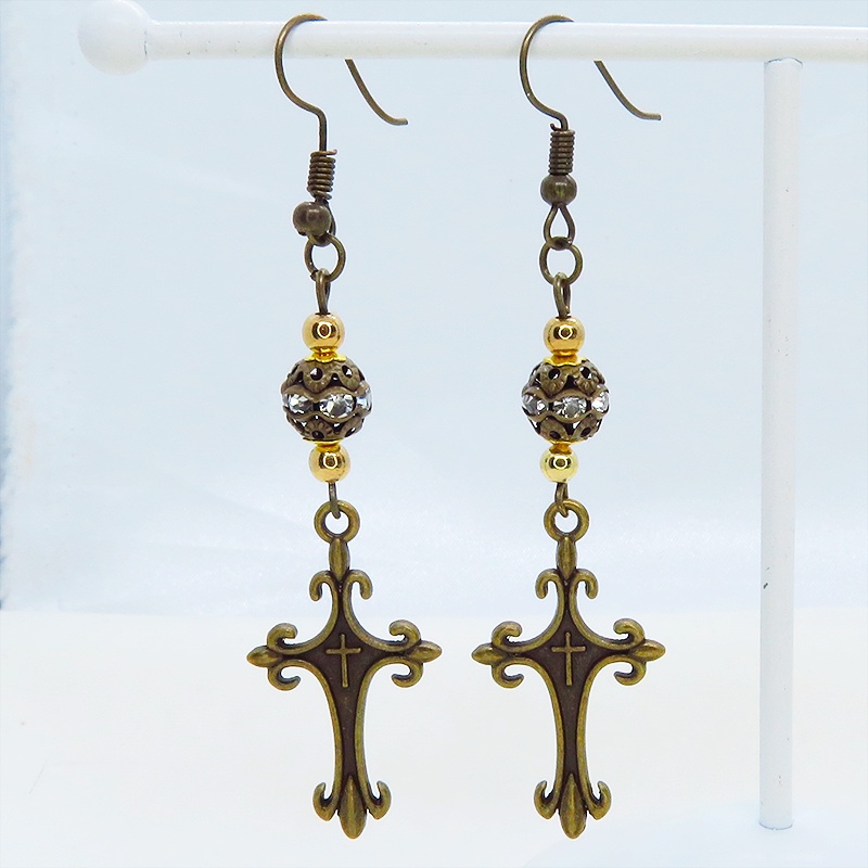 アンティークゴールド ゴシック調デザインロザリオとラインストーン入りアンティークメタルビーズのピアス
