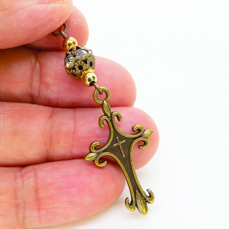 アンティークゴールド ゴシック調デザインロザリオとラインストーン入りアンティークメタルビーズのピアス