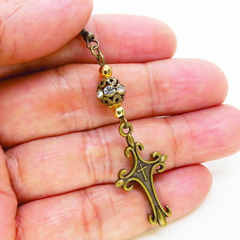 アンティークゴールド ゴシック調デザインロザリオとラインストーン入りアンティークメタルビーズのピアス