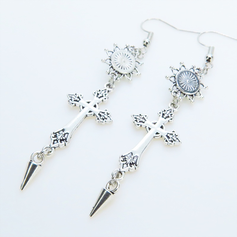 アンティークシルバー ゴシック調ロザリオとターコイズのひまわりをつなげたデザインピアス サージカル可