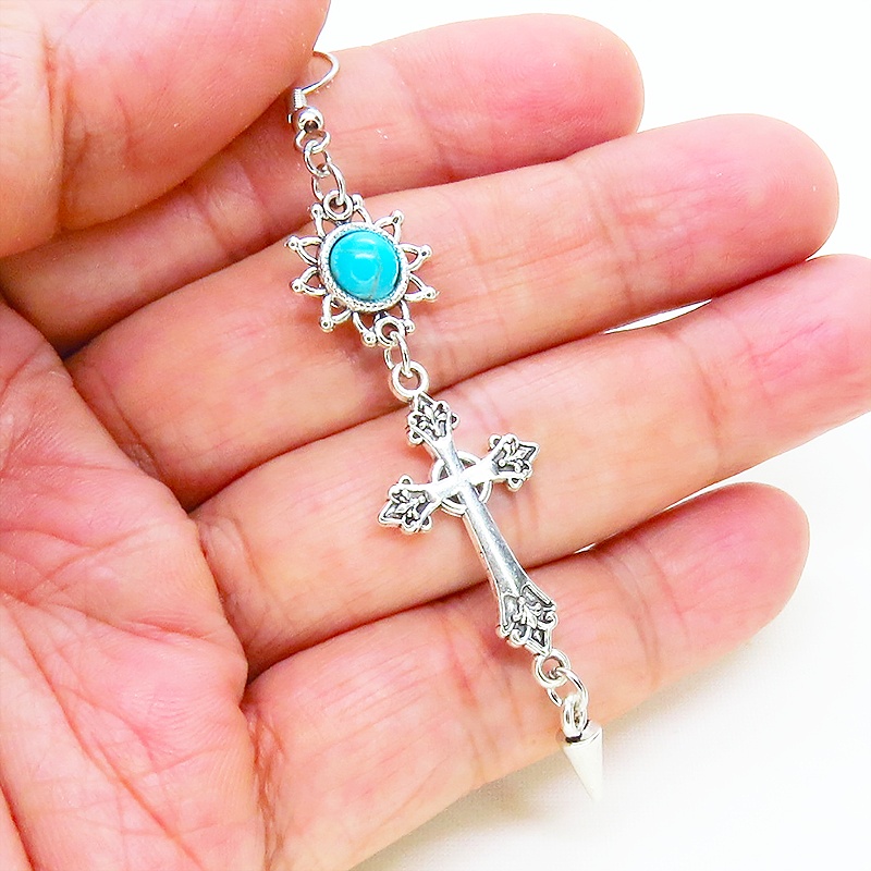 アンティークシルバー ゴシック調ロザリオとターコイズのひまわりをつなげたデザインピアス サージカル可