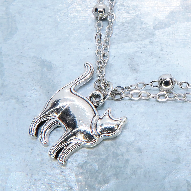 シルバーカラー 歩き猫のダブルチェーンブレスレット ビーズ付チェーン アジャスター付