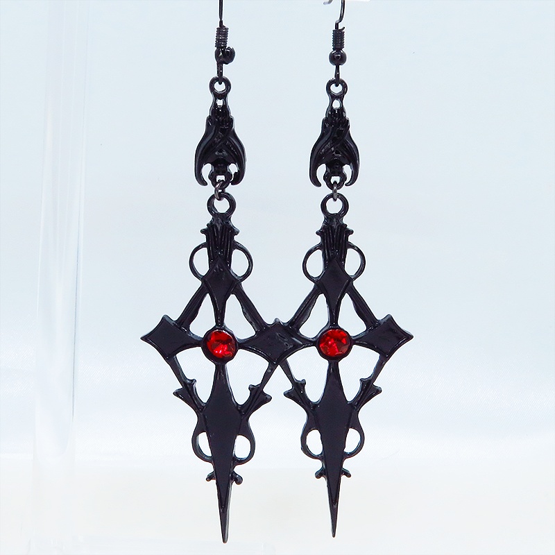 ゴシック調ブラックロザリオピアス レッドアイ バット コウモリ ロック パンク