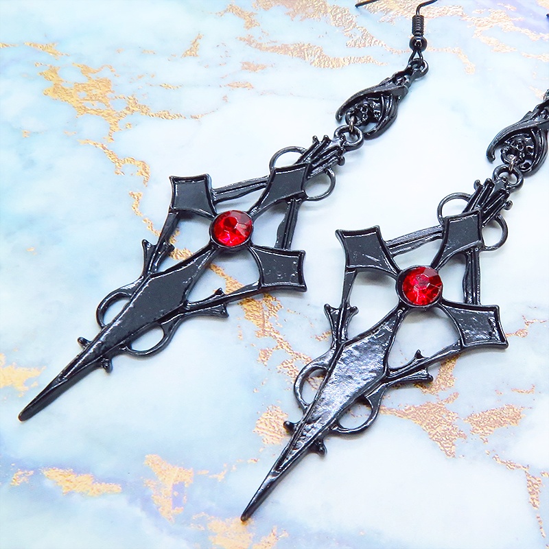 ゴシック調ブラックロザリオピアス レッドアイ バット コウモリ ロック パンク