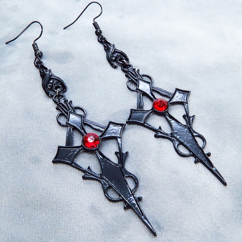 ゴシック調ブラックロザリオピアス レッドアイ バット コウモリ ロック パンク