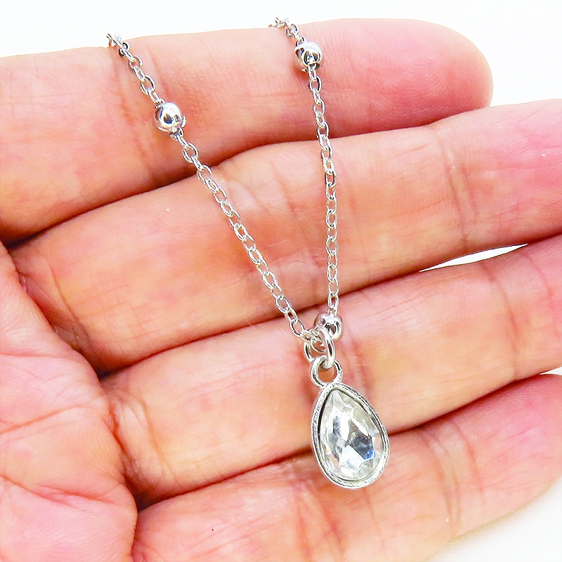 シルバーカラー ティアドロップラインストーンのメタルビーズ付きチェーンブレスレット アジャスター付