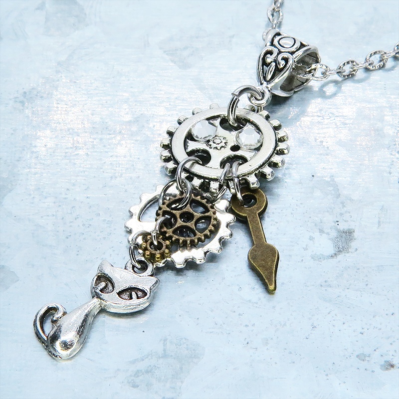 アンティークシルバー 猫と歯車のスチームパンク風ネックレス ラインストーン 長さ調整可 アジャスター可