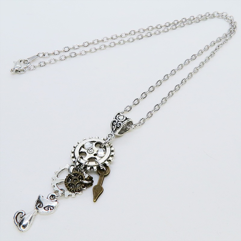 アンティークシルバー 猫と歯車のスチームパンク風ネックレス ラインストーン 長さ調整可 アジャスター可