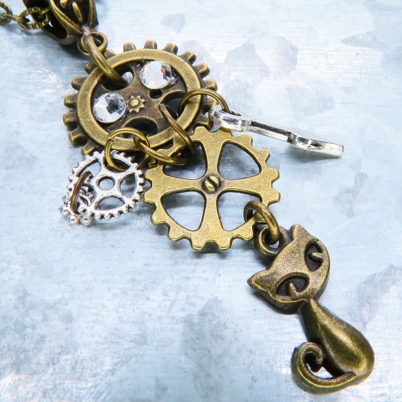 アンティークゴールド 猫と歯車のスチームパンク風ネックレス ラインストーン 長さ調整可 アジャスター可
