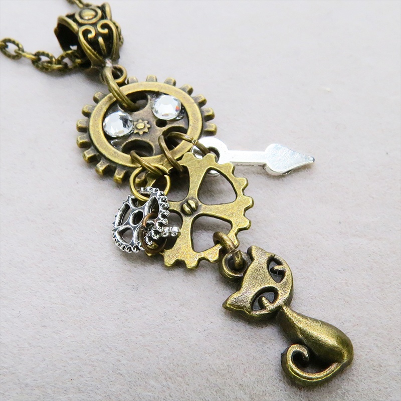 アンティークゴールド 猫と歯車のスチームパンク風ネックレス ラインストーン 長さ調整可 アジャスター可